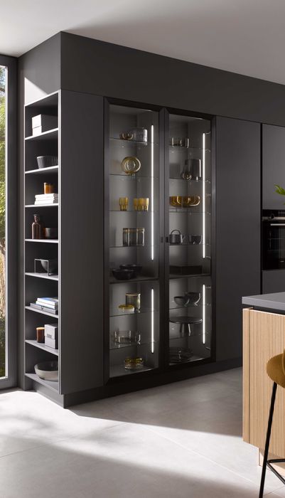 Av 6023 Gl Eiche Elegant Hochschrank Metallrahmen